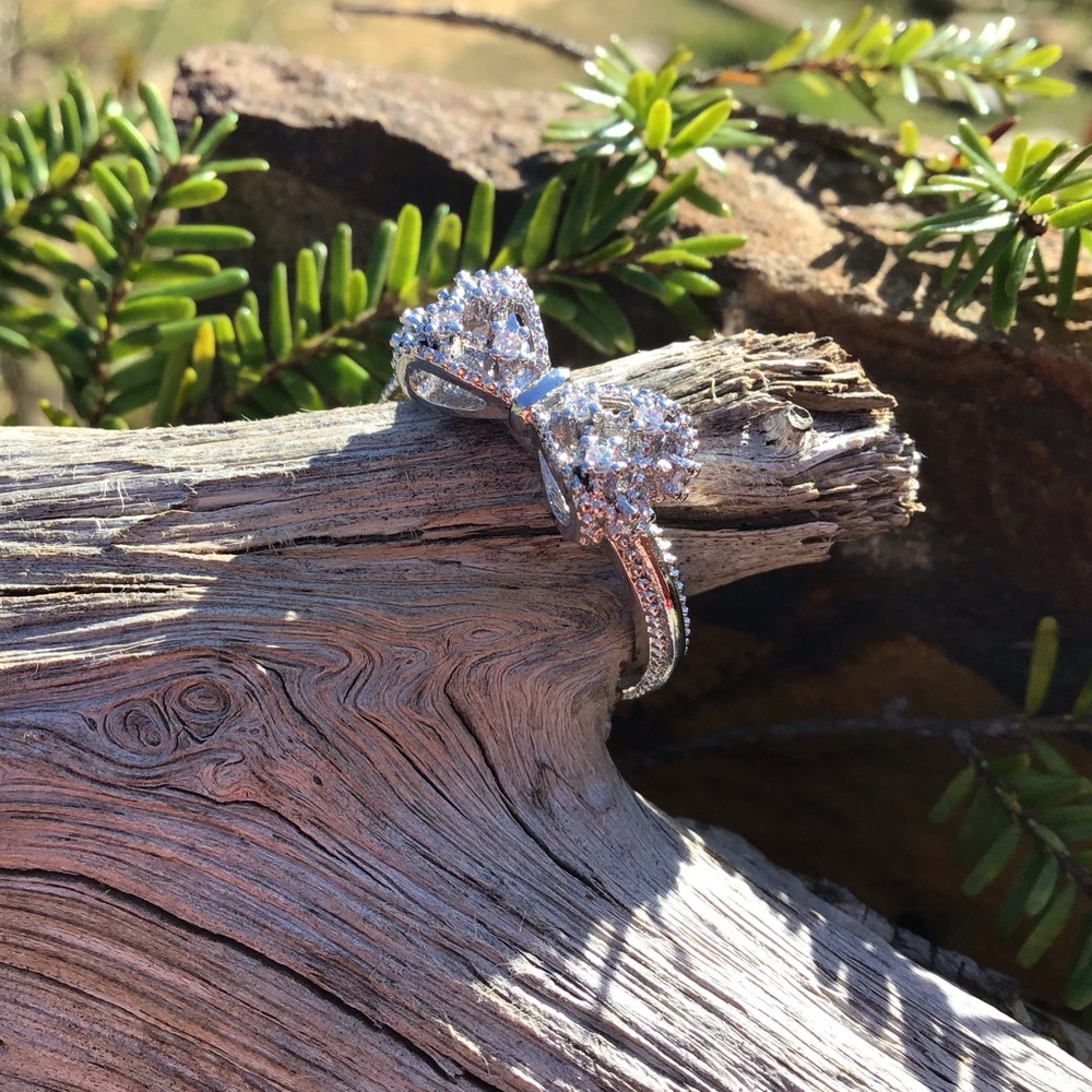 Beautiful 925 silver bow crystals sparkle ring 8